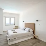 Apartment Bay *