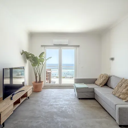 Bay Apartment *