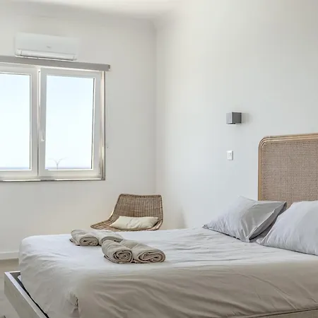 Bay Apartment